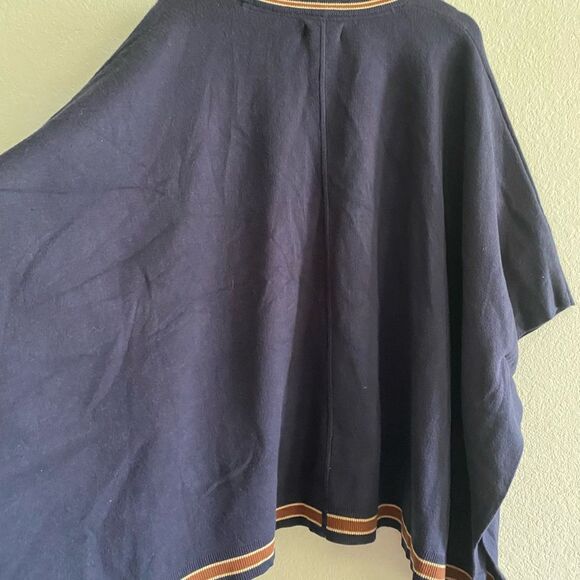 NWT House of Harlow 1960 Poncho Cape Cardigan V-Neck Navy Sweater One Size - Picture 7 of 11